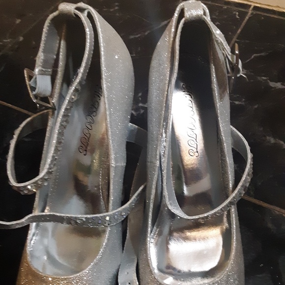 Cinderella strappy silver high heels size 8 - Picture 4 of 4